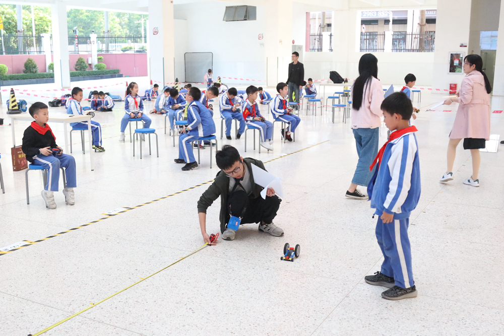 5、图五二年级  (1).jpg